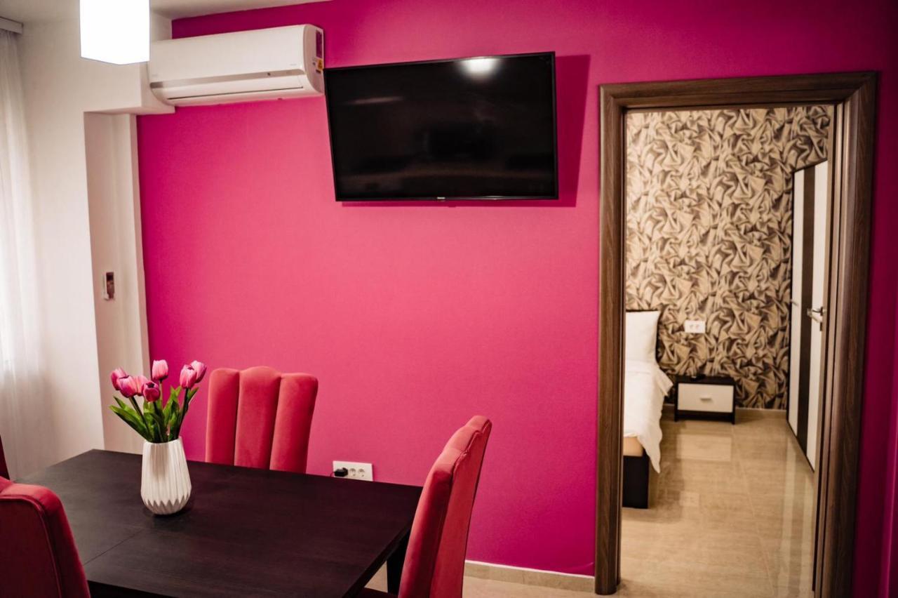 Apartment Gabriela'S Home Oradea Exteriör bild